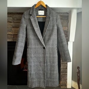 Aritzia Babaton Stedman Coat, Size XS, Plaid.